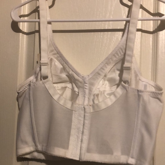 New with tags women bra size 40 C - Picture 2 of 4